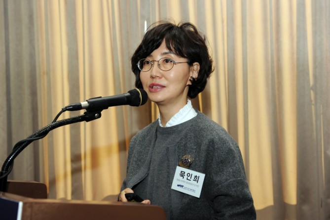 묵인희 서울대 의대 교수가 치매치료제 개발현황에 대해 설명하고있다 - 한국과학기술한림원 제공